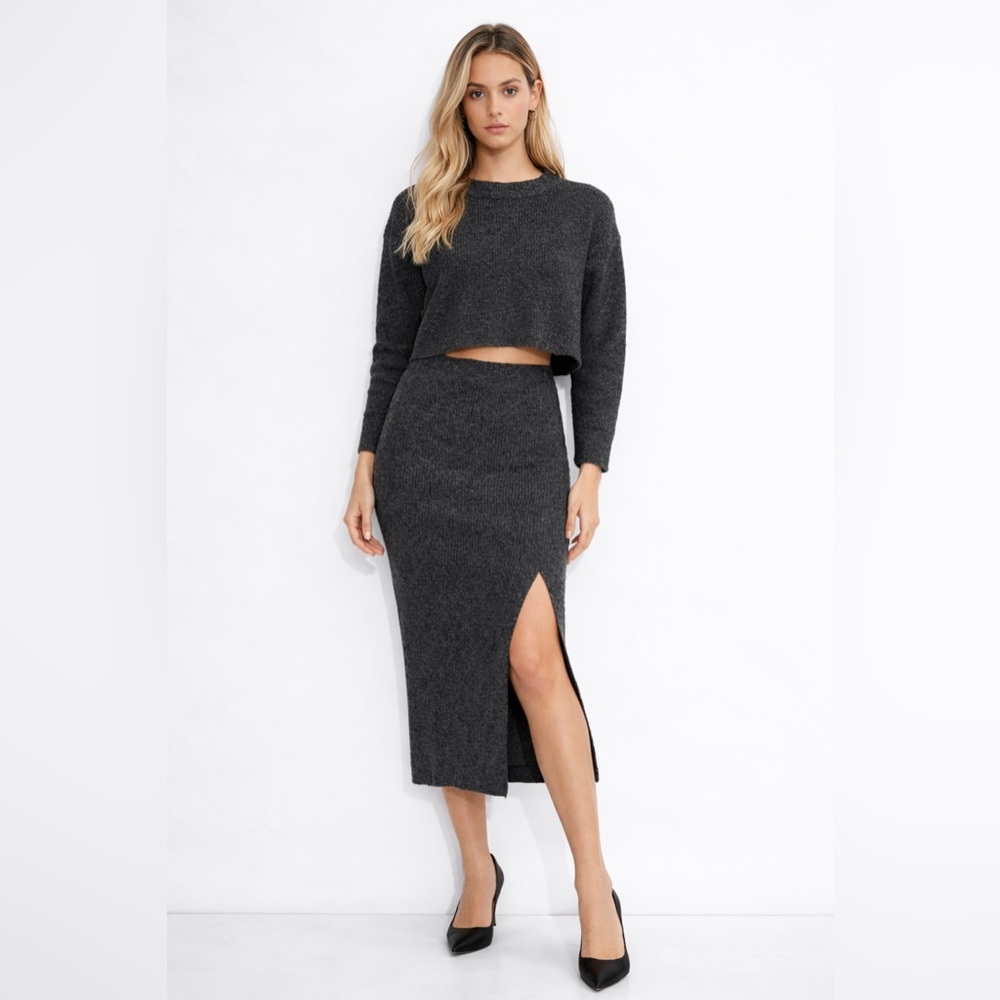 Heirloom Charcoal Knit Two Piece Set Cropped Sweater & Midi Skirt M 🖤